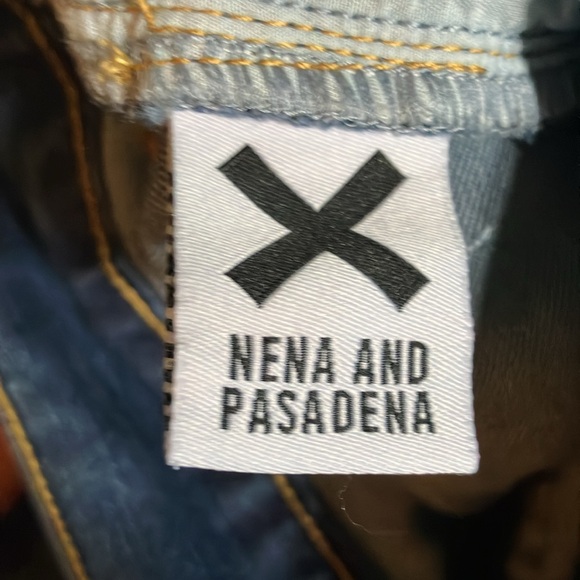 Nena & Pasadena - Picture 2 of 4